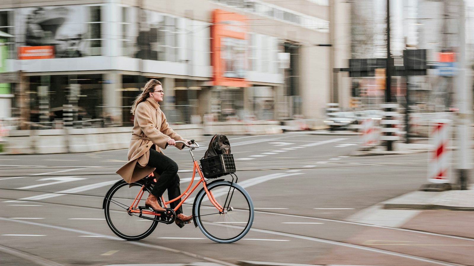 Electric Scooters and E-Bikes for City Travel: When They Make Sense
