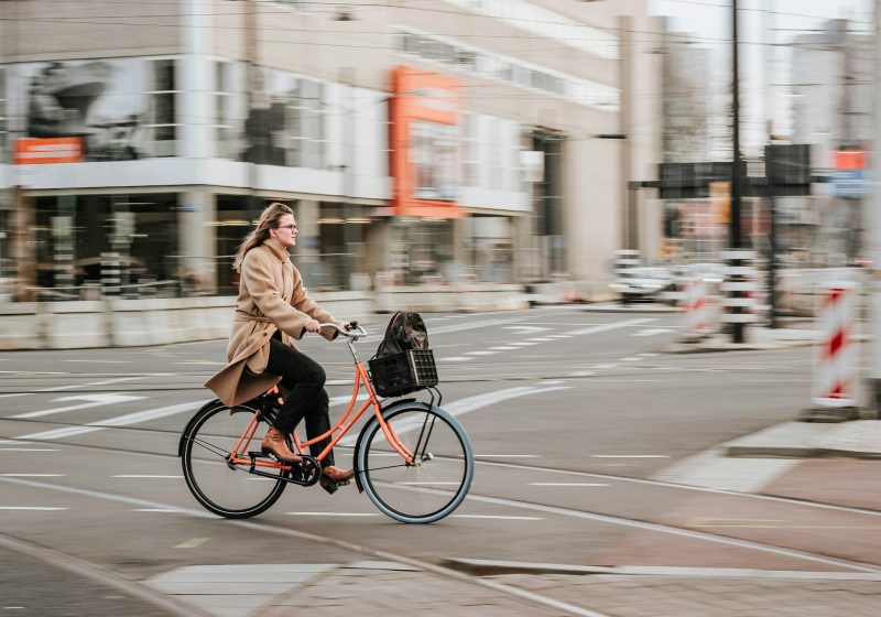 Electric Scooters and E-Bikes for City Travel: When They Make Sense