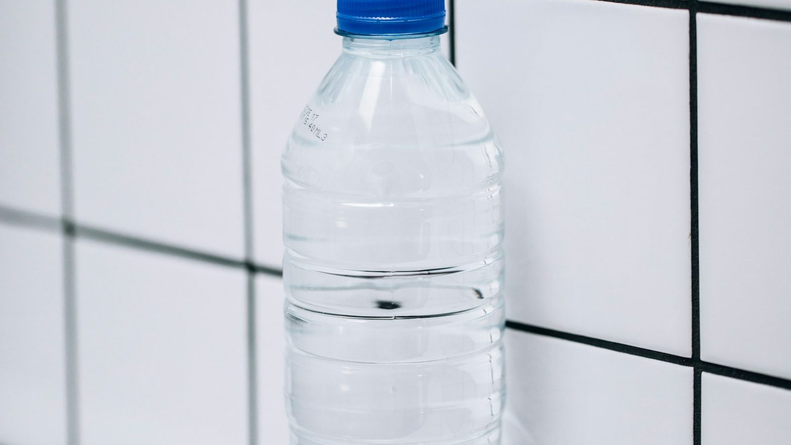 How to Handle Laundry Without Waste While Traveling