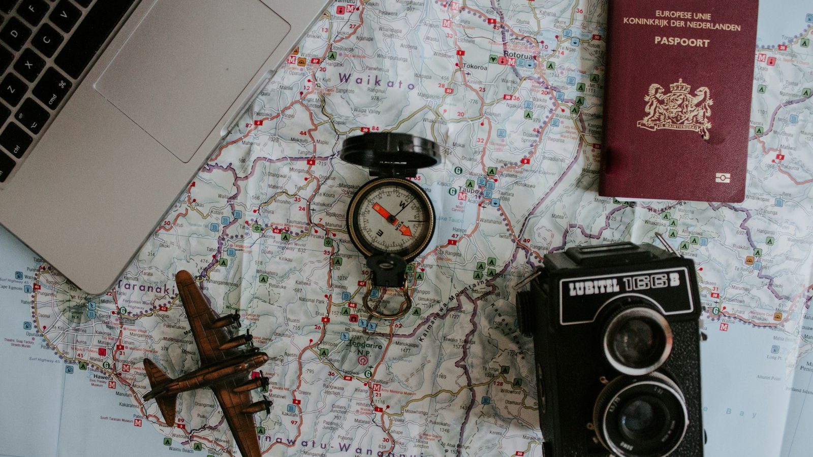How to Handle Tipping and Gratitude Across Cultures