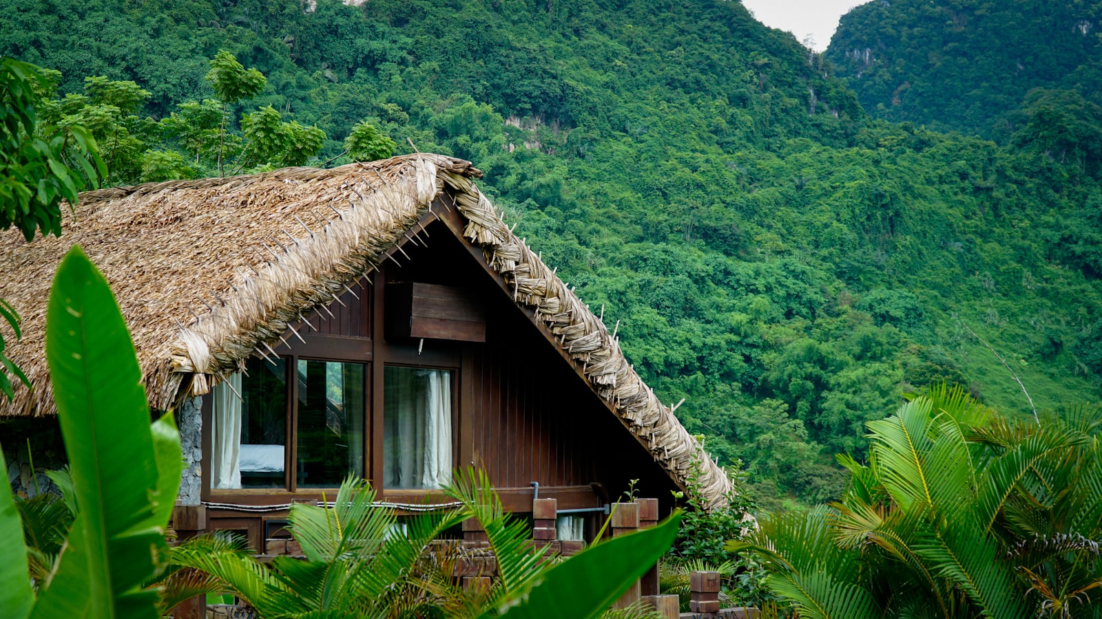 Staying in Treehouses, Yurts, and Other Alternative Eco-Accommodations
